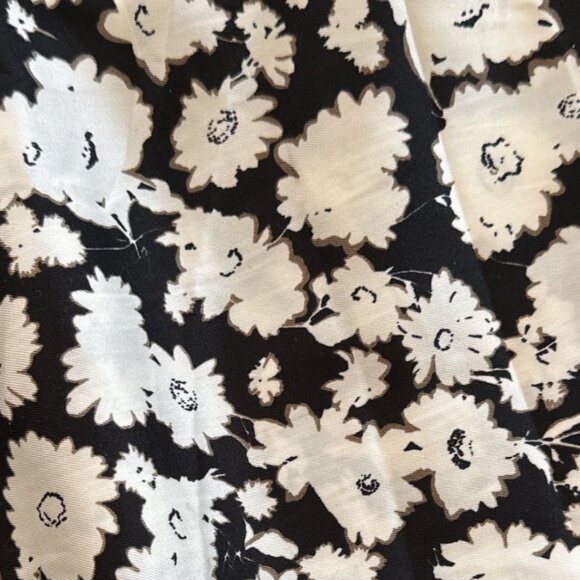 Marella Canto Floral-Print Long-Sleeve Wrap Dress Worn on TV - Picture 9 of 10